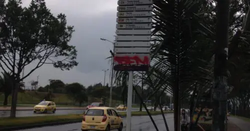 PARADERO SITP MUSEO DE LOS NINOS  145A05